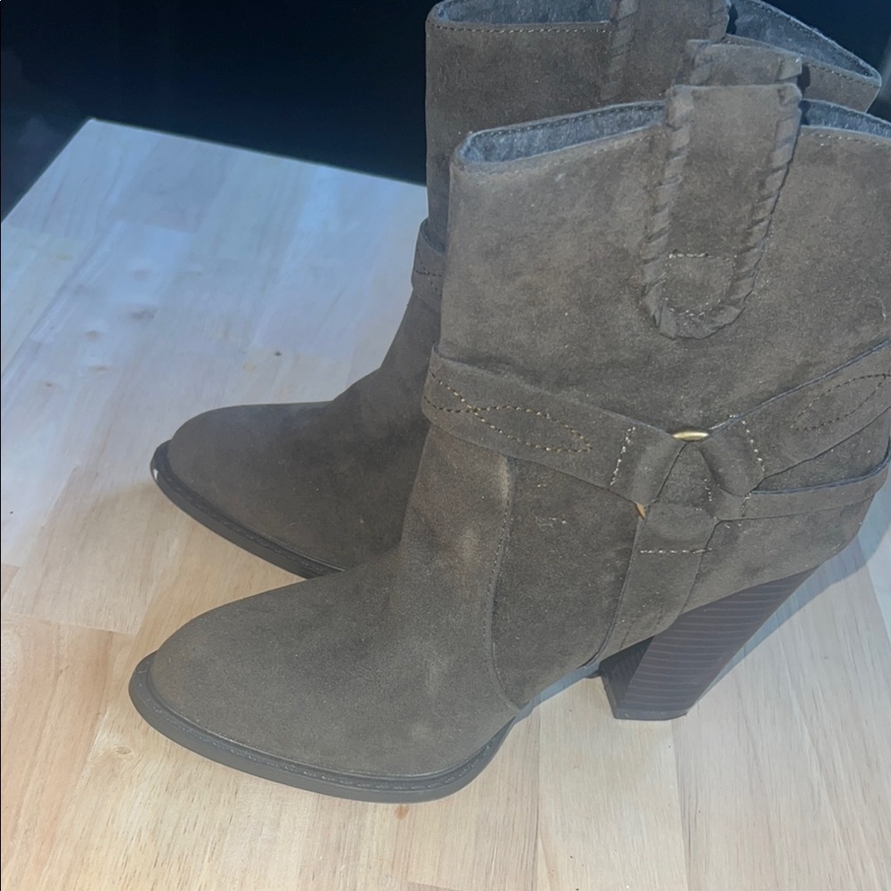 Shoe Dazzle Brown Heeled Boots - Picture 4 of 5